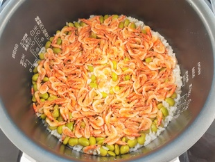 桜えびと枝豆の炊き込みご飯