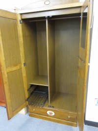 洋服タンスの内装