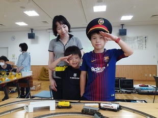 駅長になって記念撮影♪